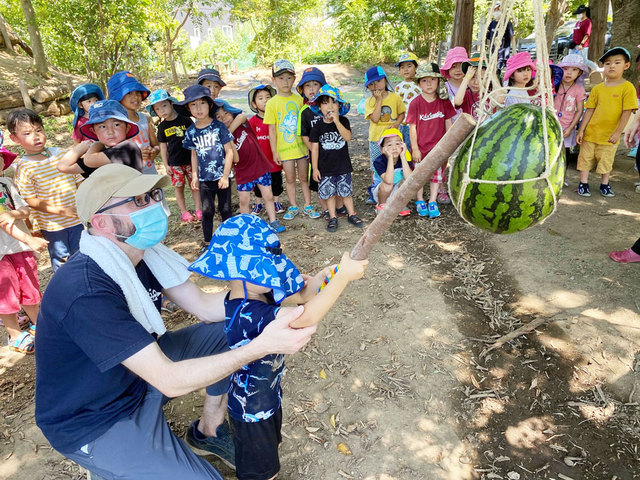 Summer School スイカ割り 日々のこと つくばのインターナショナルスクール 英会話スクールはkidscreation キッズクリエーション